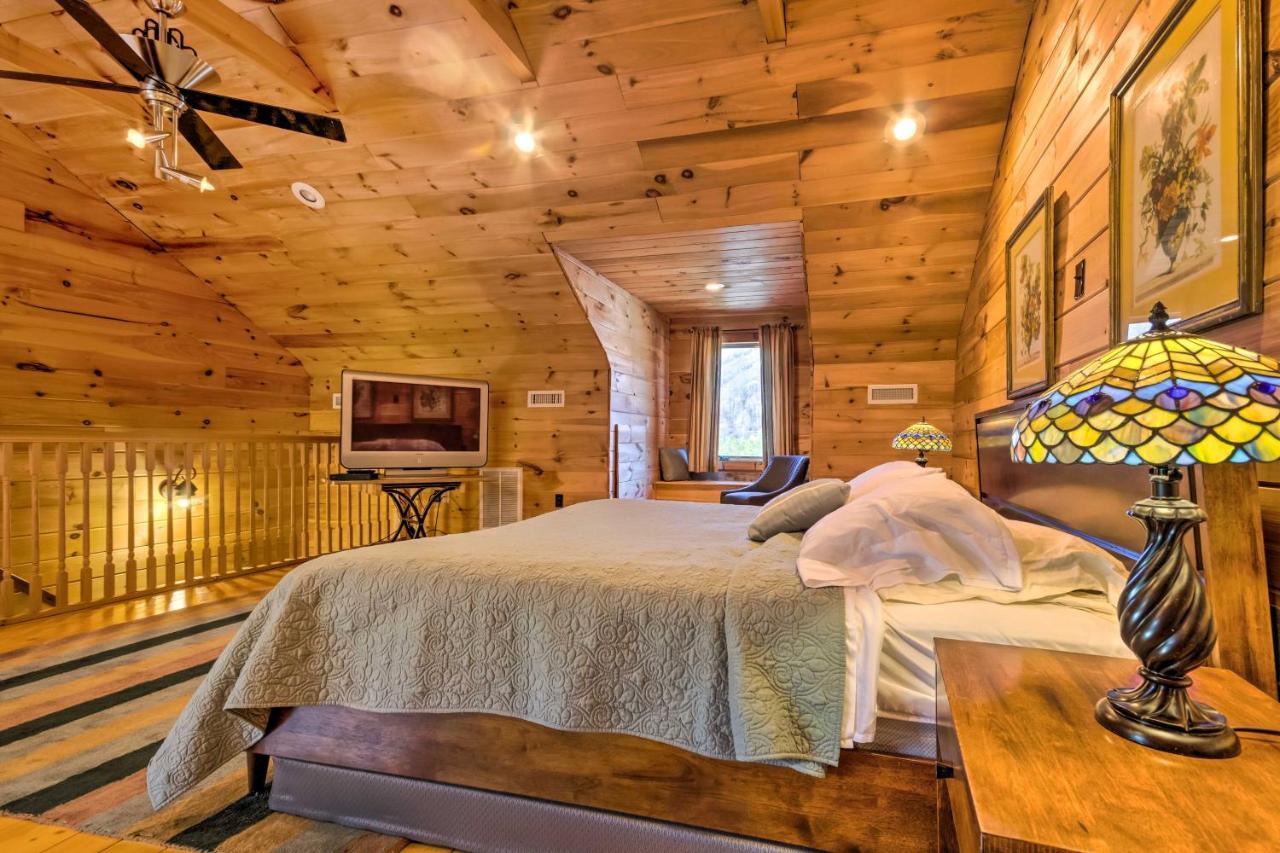Villa The Cabin At Marys Place With Deck And Mtn Views! à Maggie Valley Extérieur photo