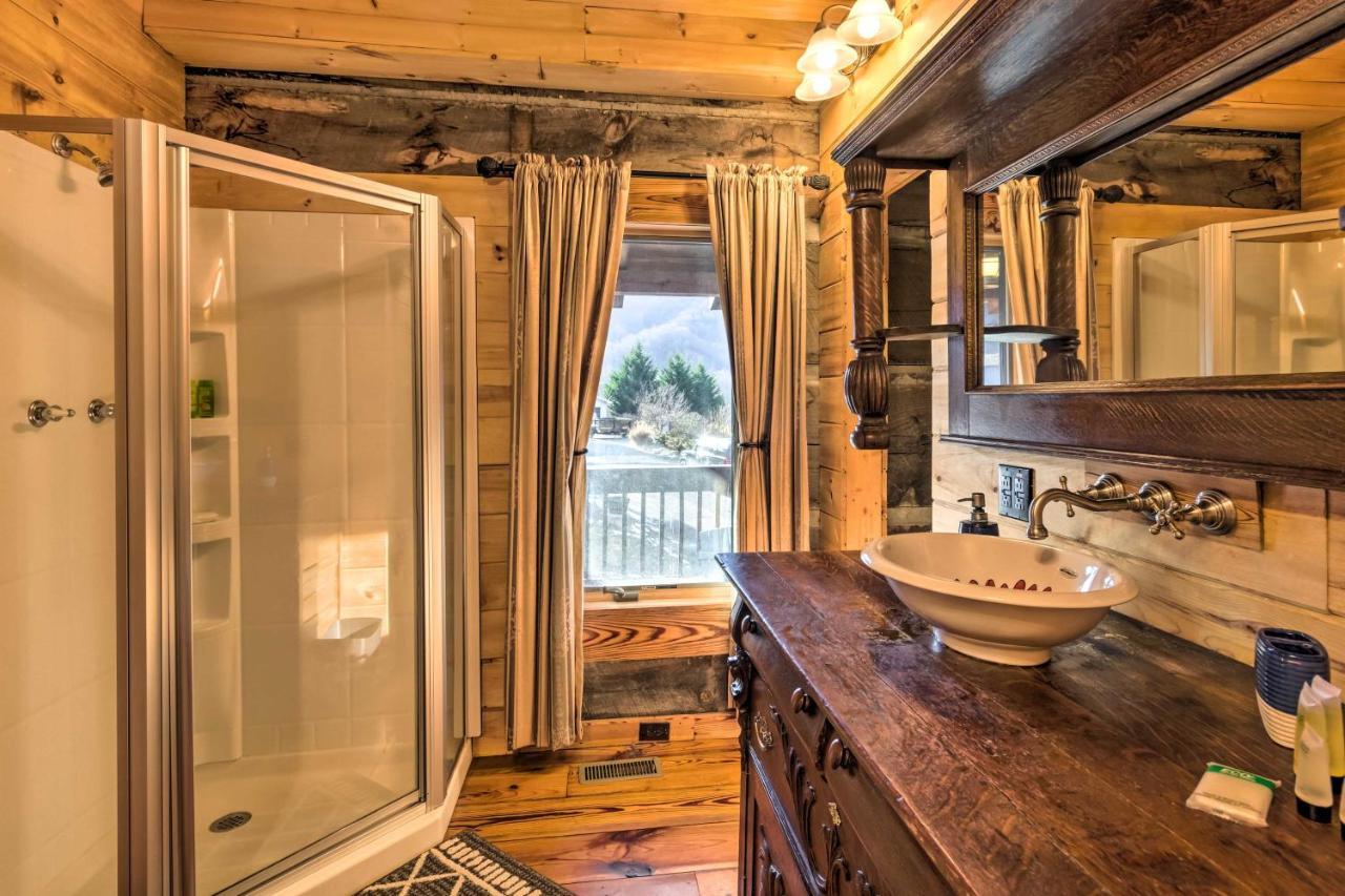 Villa The Cabin At Marys Place With Deck And Mtn Views! à Maggie Valley Extérieur photo