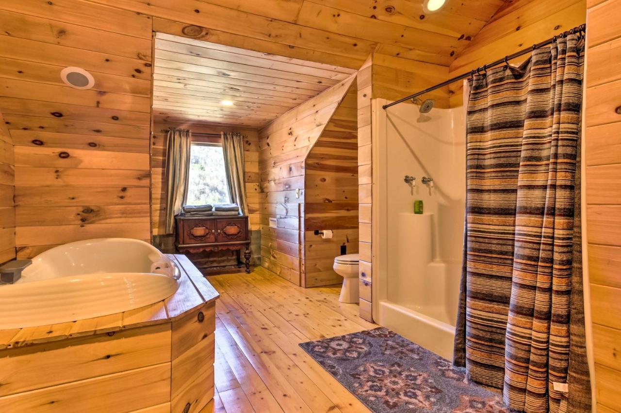Villa The Cabin At Marys Place With Deck And Mtn Views! à Maggie Valley Extérieur photo